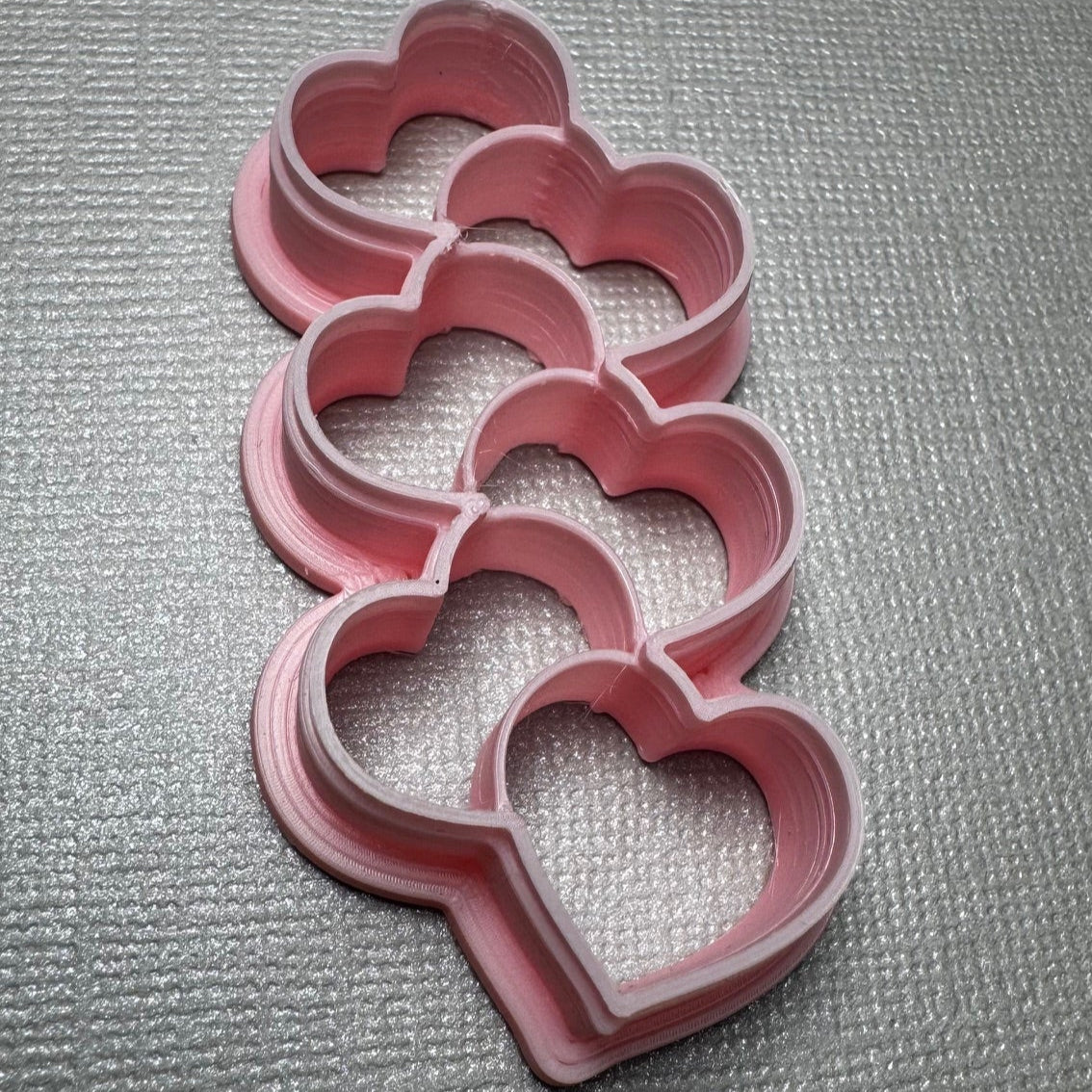 Cortador para Arcilla Polimérica PASADOR CORAZONES TRANSADOS -M116