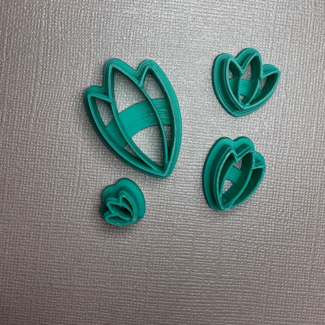 Cortador, molde, cuchilla para arcilla polimérica TULIPAS  M137