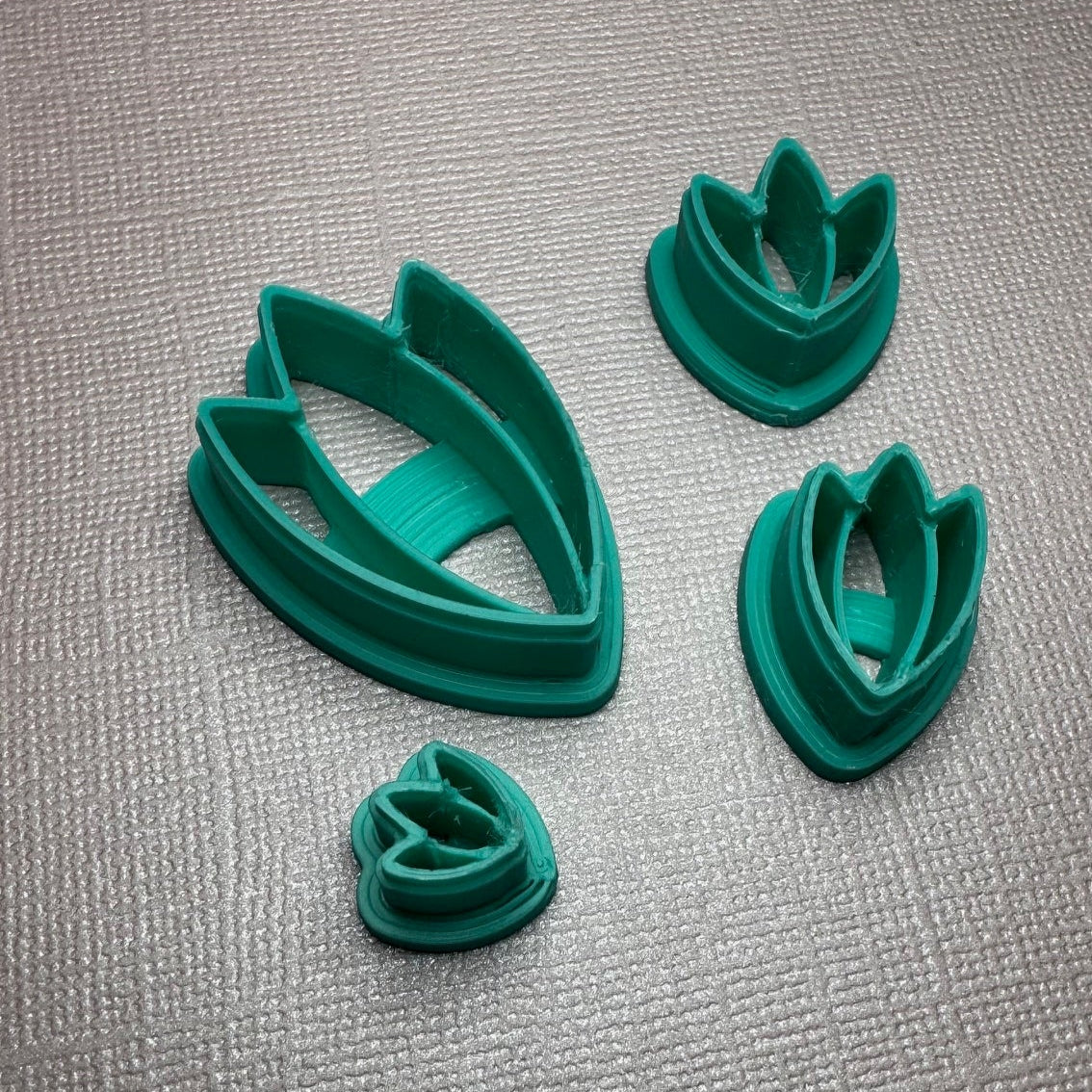 Cortador, molde, cuchilla para arcilla polimérica TULIPAS  M137