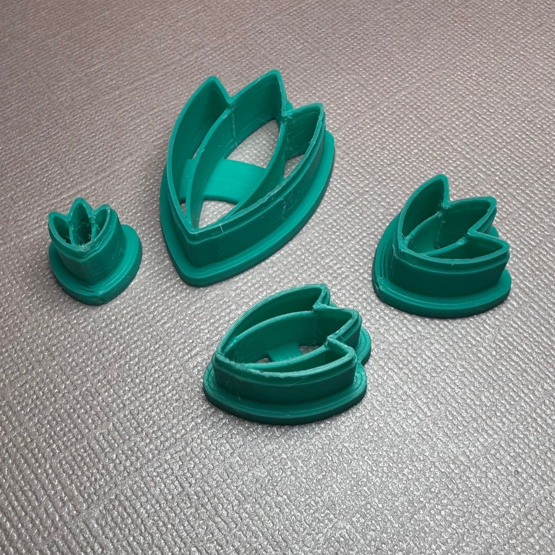 Cortador, molde, cuchilla para arcilla polimérica TULIPAS  M137