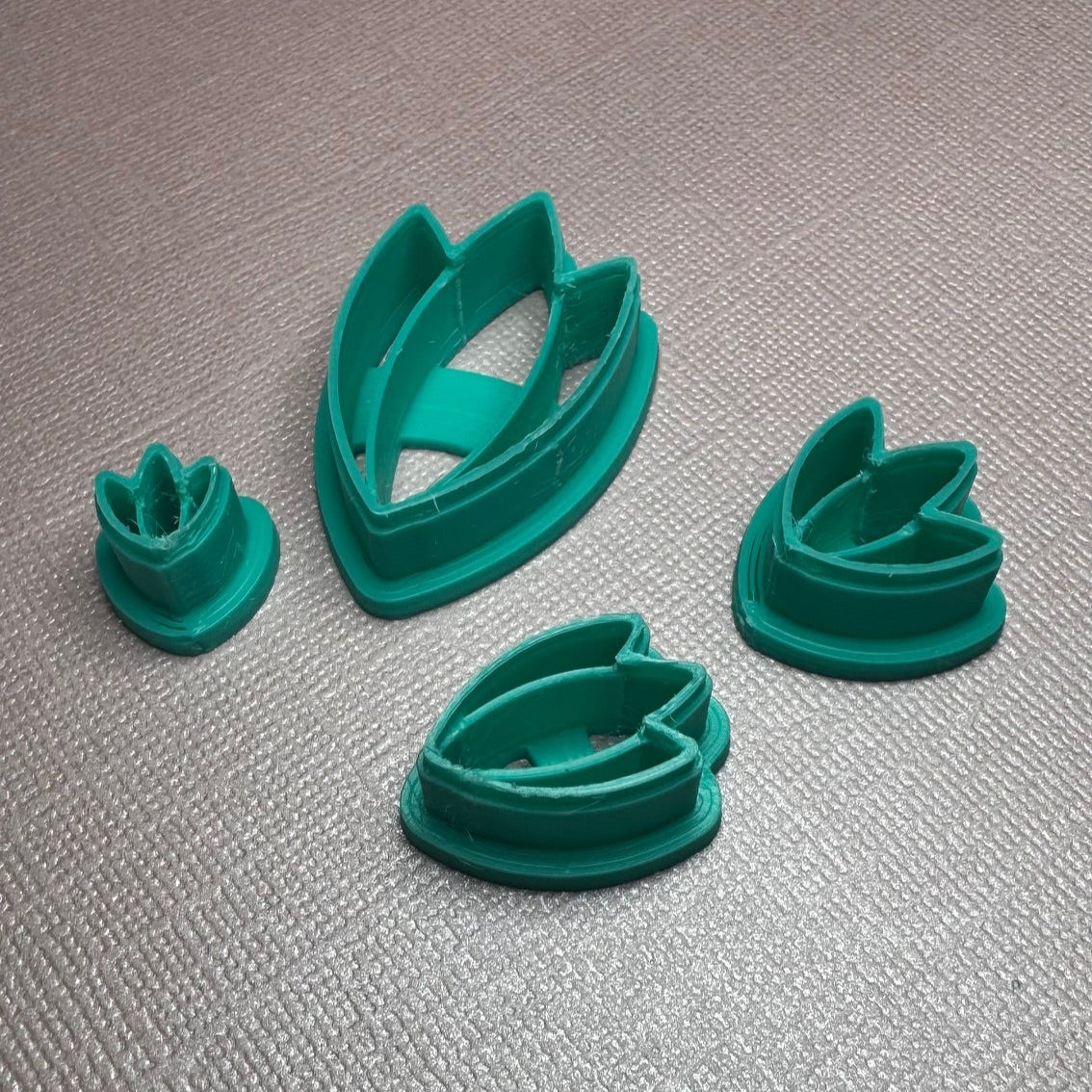 Cortador, molde, cuchilla para arcilla polimérica TULIPAS  M137